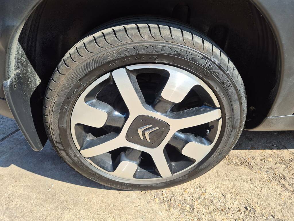 Citroen C4 Cactus 1.2 Puretech Flair 6 Speed Black #6