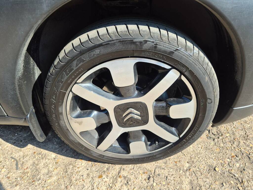Citroen C4 Cactus 1.2 Puretech Flair 6 Speed Black #4