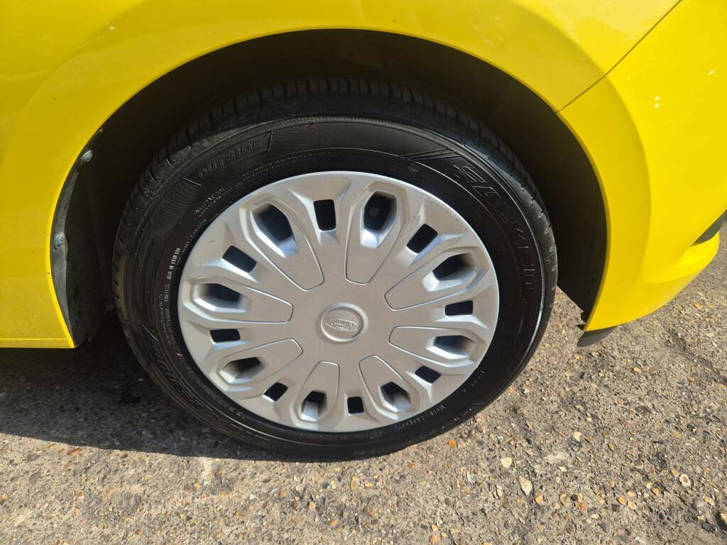 Ford KA+ 1.2 Studio Yellow #4