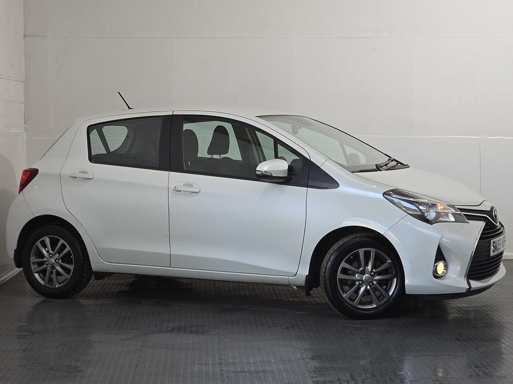 Toyota Yaris Dual Vvt-i Icon White #4
