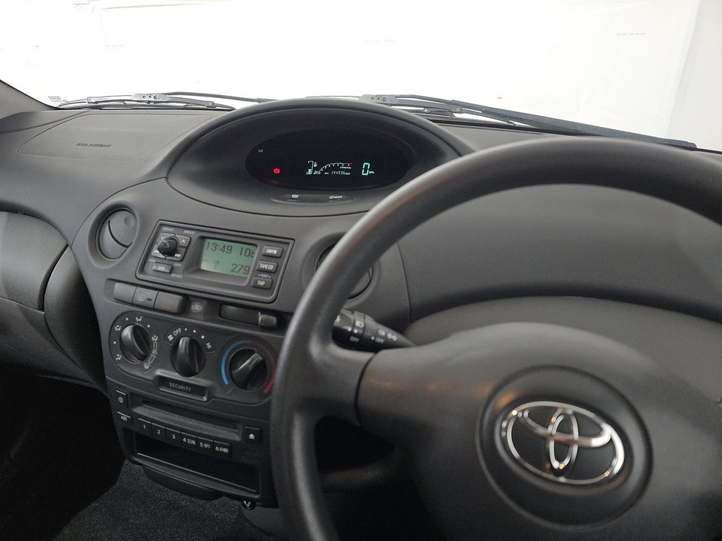 Toyota Yaris 1.0 T2 Multimode Silver #12