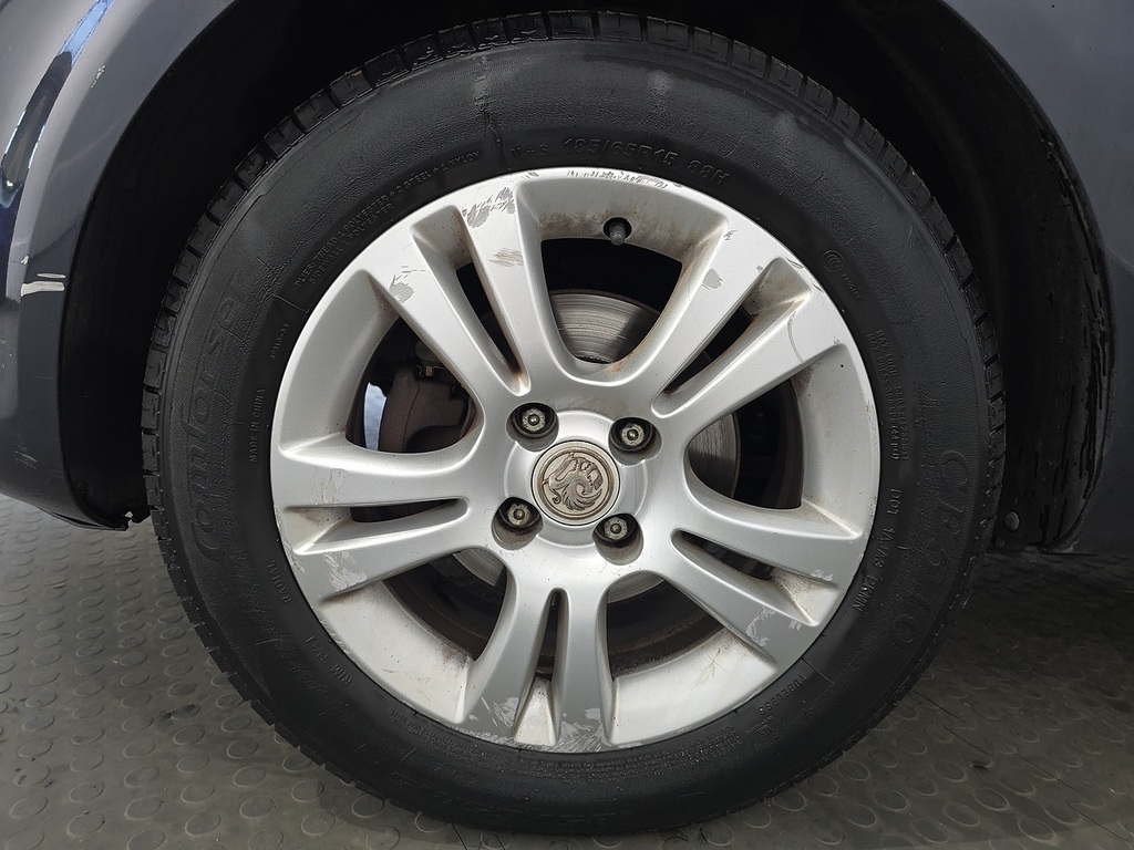 Vauxhall Corsa 1.2 Sxi 16V Silver #24