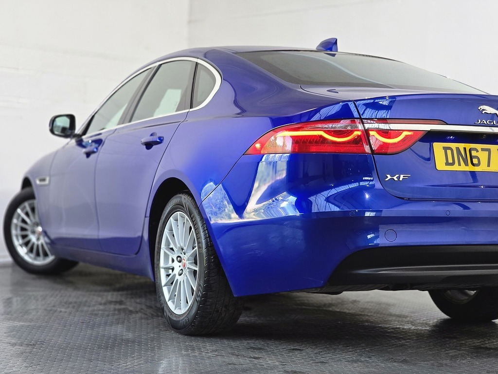 Jaguar XF 2.0D 180 Prestige  #25