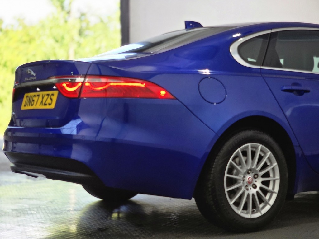 Jaguar XF 2.0D 180 Prestige  #33