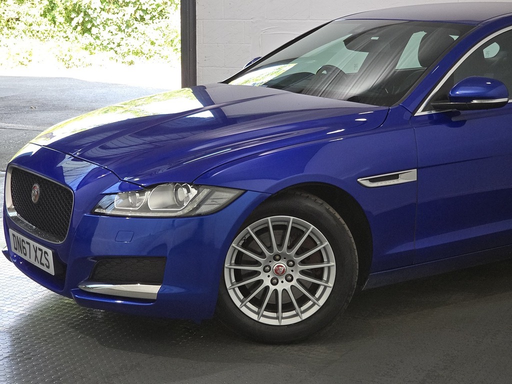 Jaguar XF 2.0D 180 Prestige  #17