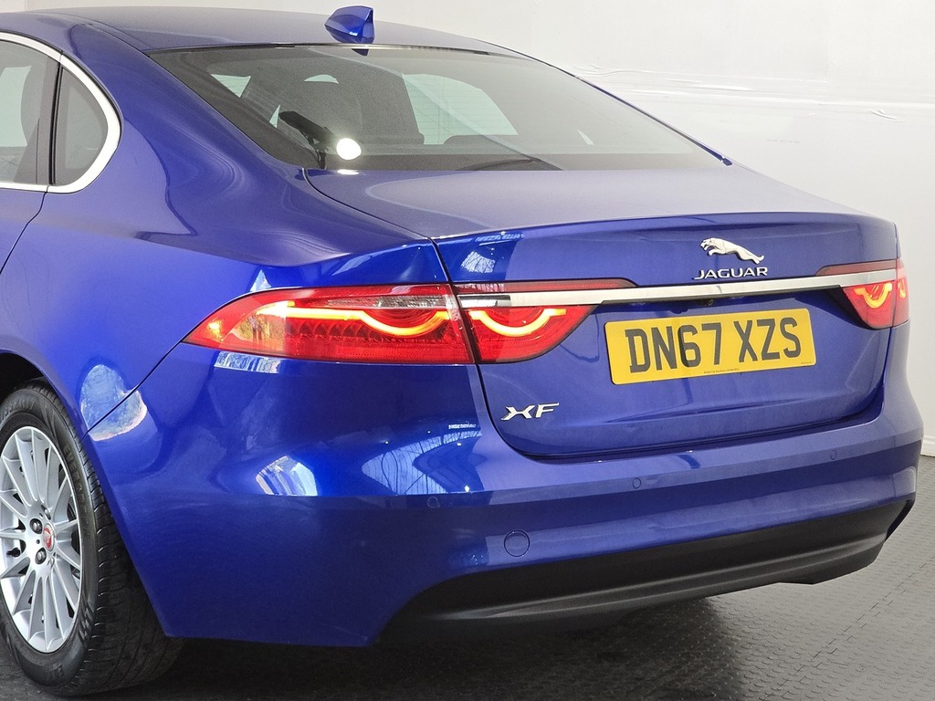 Jaguar XF 2.0D 180 Prestige  #27