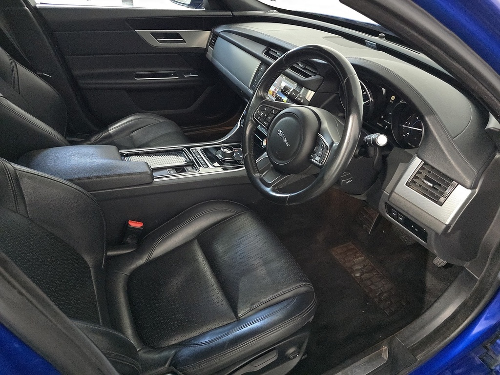 Jaguar XF 2.0D 180 Prestige  #59