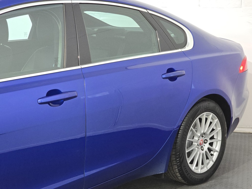 Jaguar XF 2.0D 180 Prestige  #14