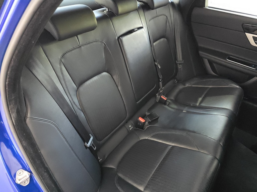 Jaguar XF 2.0D 180 Prestige  #63