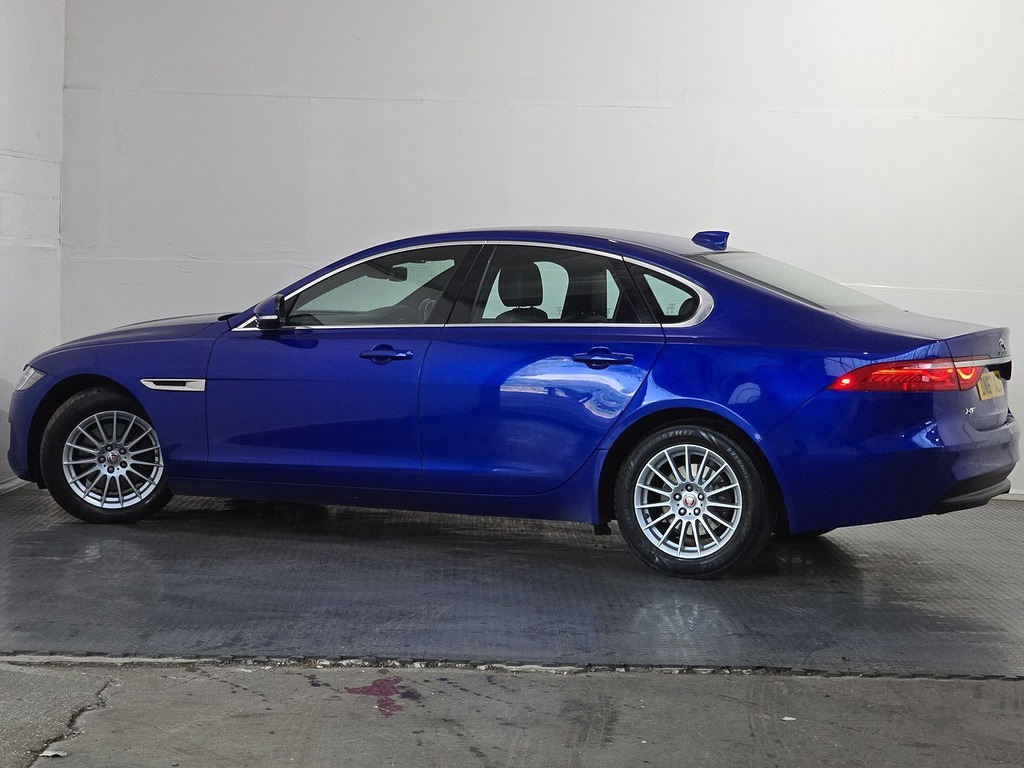 Jaguar XF 2.0D 180 Prestige  #22