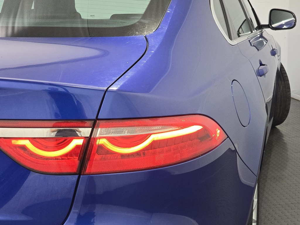 Jaguar XF 2.0D 180 Prestige  #29