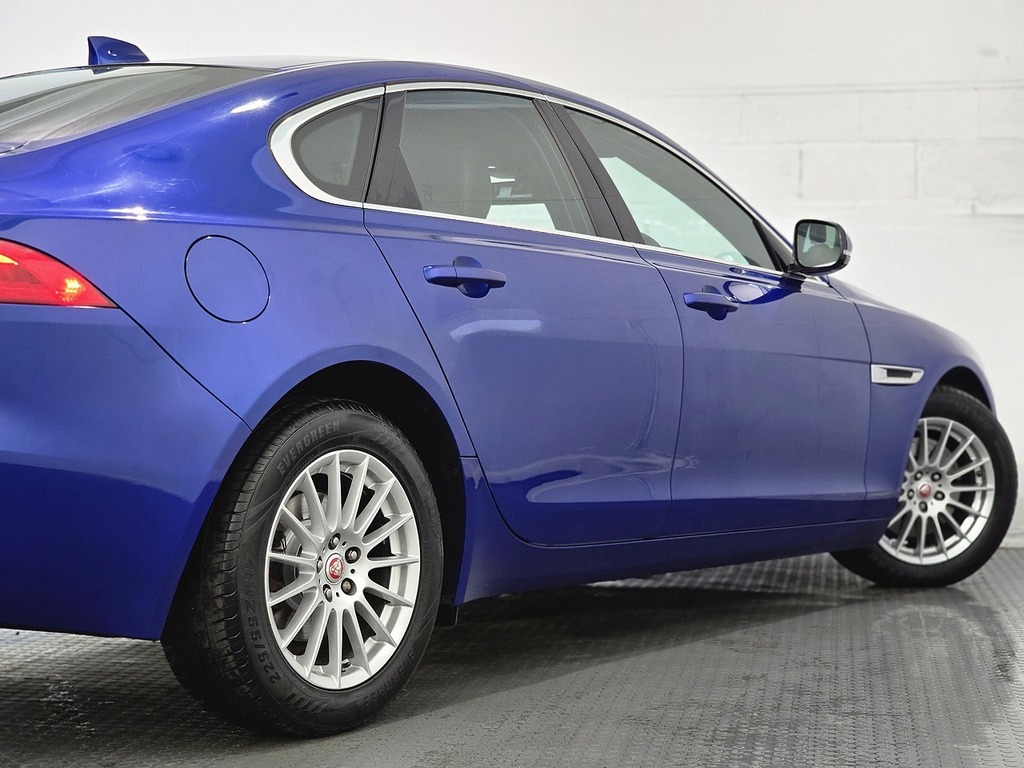 Jaguar XF 2.0D 180 Prestige  #34