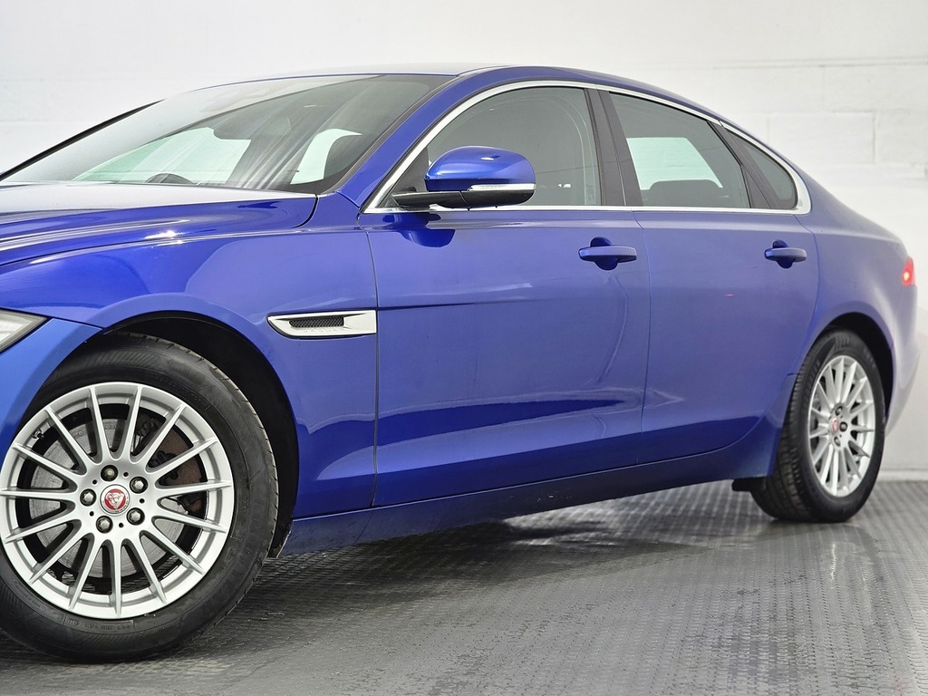 Jaguar XF 2.0D 180 Prestige  #16