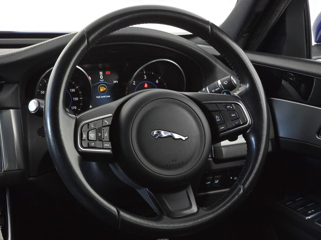 Jaguar XF 2.0D 180 Prestige  #67