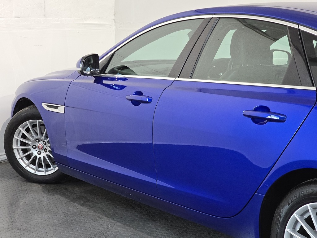 Jaguar XF 2.0D 180 Prestige  #23