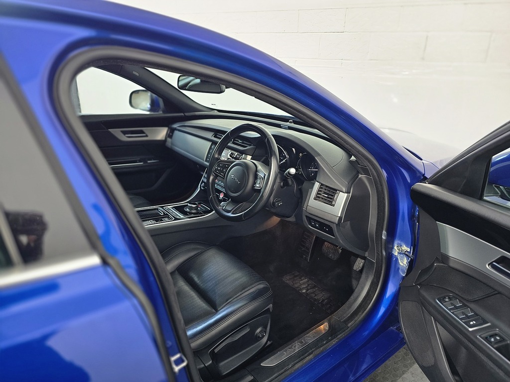 Jaguar XF 2.0D 180 Prestige  #62
