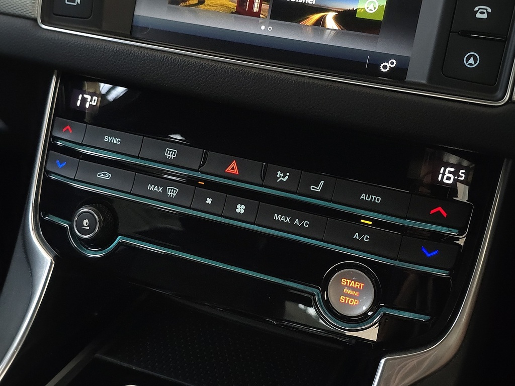 Jaguar XF 2.0D 180 Prestige  #56