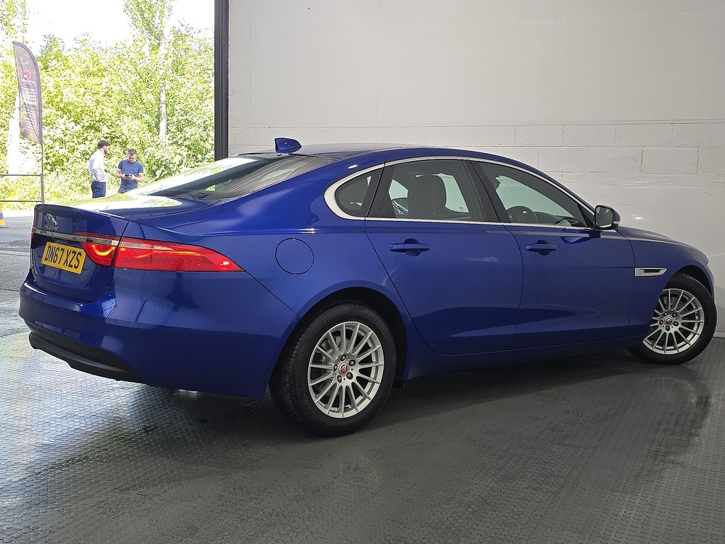 Jaguar XF 2.0D 180 Prestige  #36