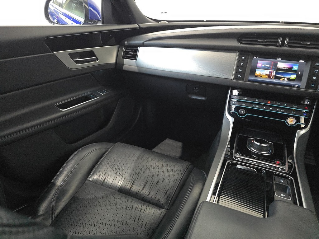 Jaguar XF 2.0D 180 Prestige  #66