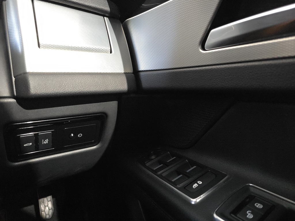 Jaguar XF 2.0D 180 Prestige  #38