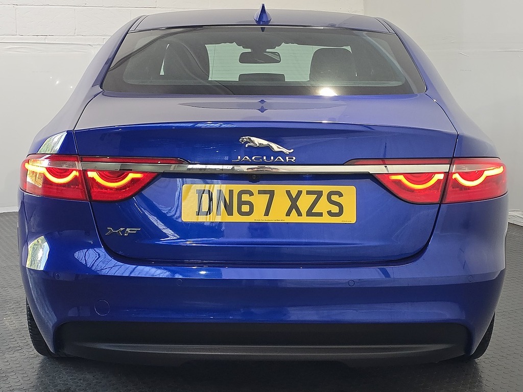 Jaguar XF 2.0D 180 Prestige  #30