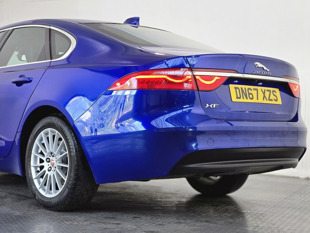 Jaguar XF 2.0D 180 Prestige  #24