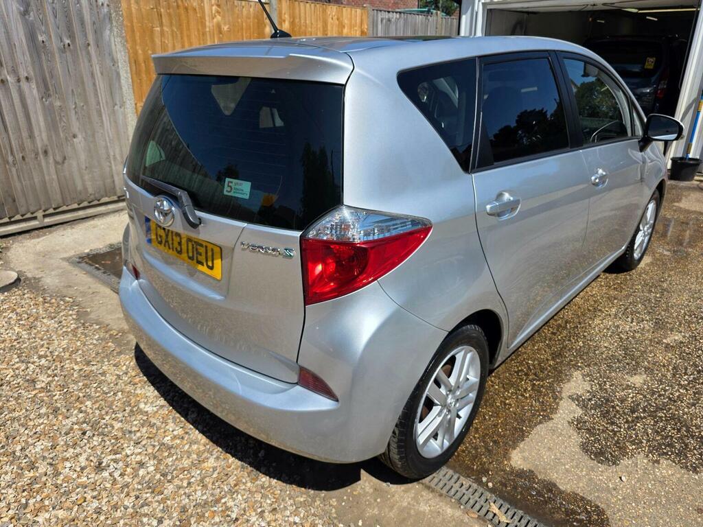 Toyota Verso-S Mpv 1.33 Dual Vvt-i T Spirit Euro 5 201313 Silver #3