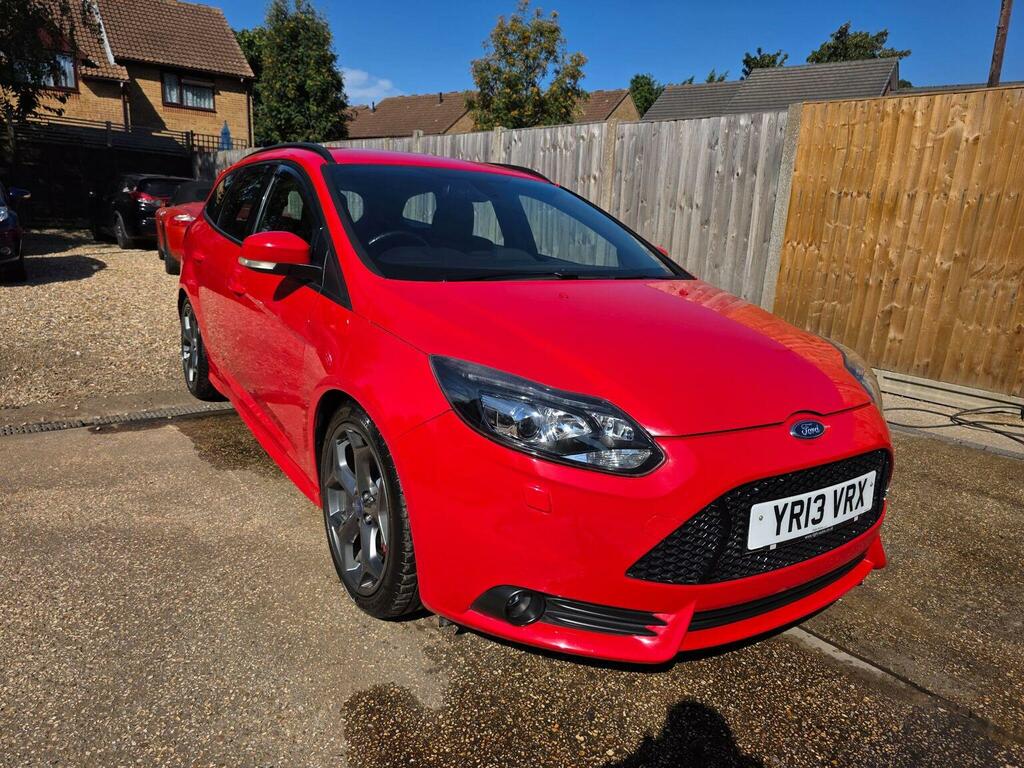Ford Focus Estate 2.0T Ecoboost St-3 Euro 5 Ss 20131 Red