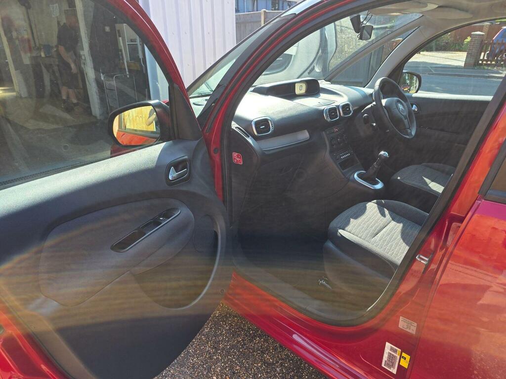 Citroen C3 Picasso  Red #29