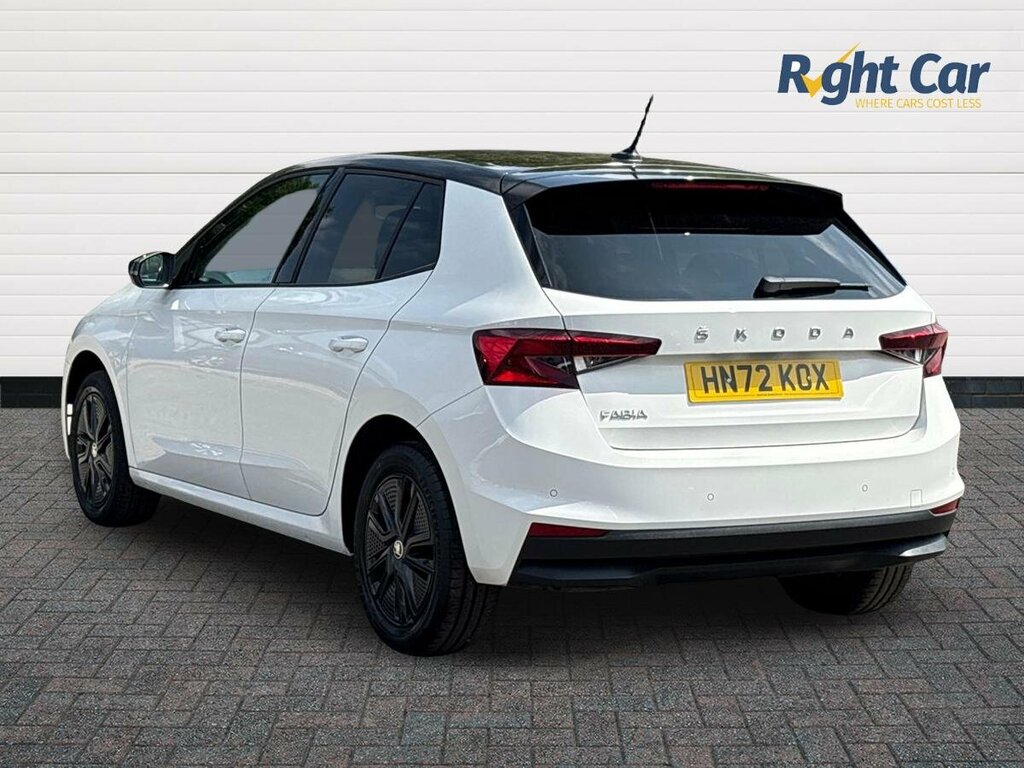 Skoda Fabia 1.0 Tsi Colour Edition - 2022 72 HN72KOX White #3