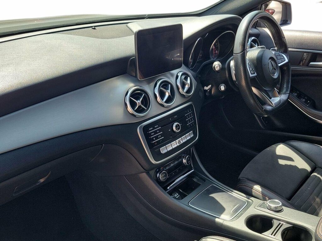 Mercedes-Benz GLA Class 1.6 Gla200 Amg Line 7G-dct - 2018 68 KN68LCA Grey #2