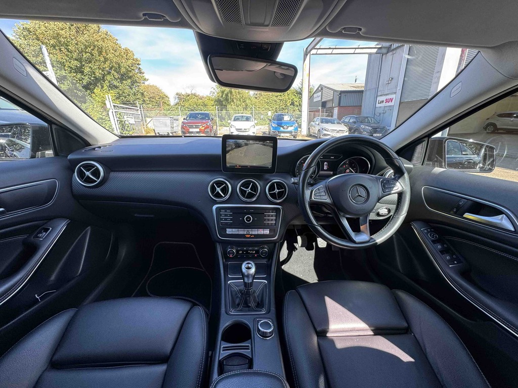 Mercedes-Benz A Class A180d Sport Premium HJ17ECW Black #4