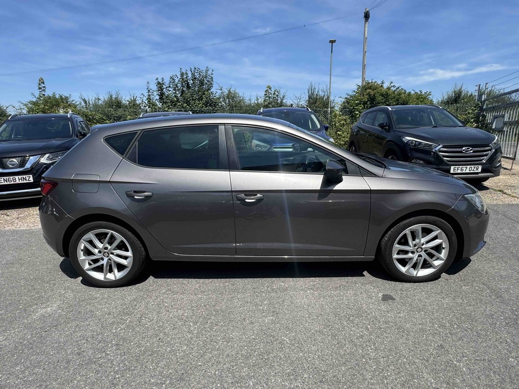 Seat Leon 1.6 Tdi 110 Se Dynamic Technology Dsg Grey #2