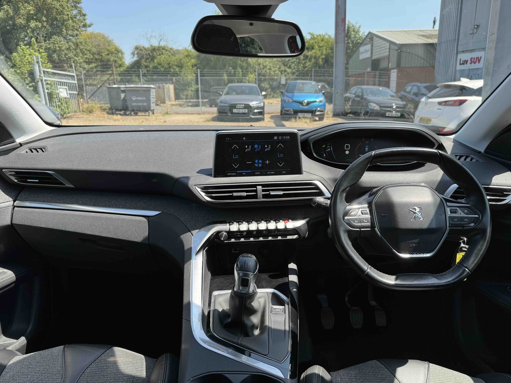 Peugeot 3008 1.5 Bluehdi Allure BC18OEH Red #4