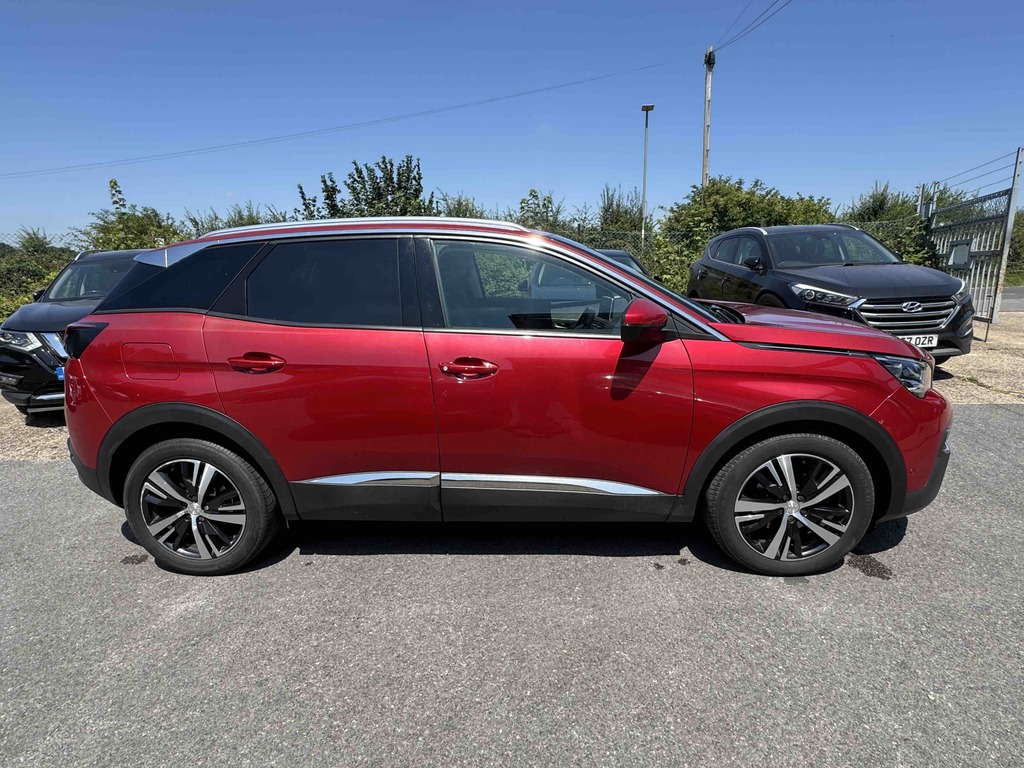 Peugeot 3008 1.5 Bluehdi Allure BC18OEH Red #2