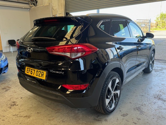 Hyundai Tucson 1.7 Crdi Blue Drive Sport Edition Black #6
