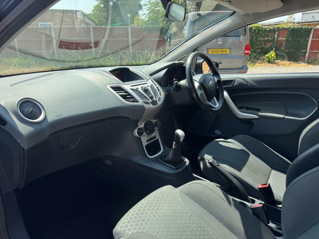 Ford Fiesta Edge U4816 Ulez Red #15