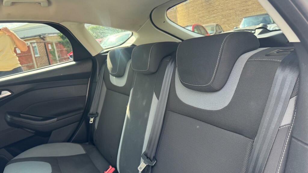 Ford Focus 1.6 Zetec Euro 5 Silver #17