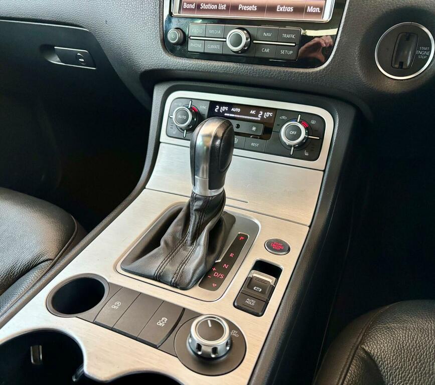 Volkswagen Touareg 3.0 V6 Tdi 245 R-line  #21
