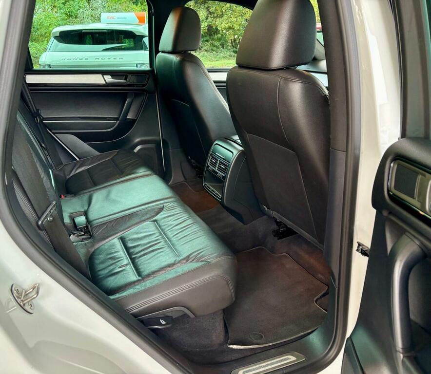 Volkswagen Touareg 3.0 V6 Tdi 245 R-line  #18