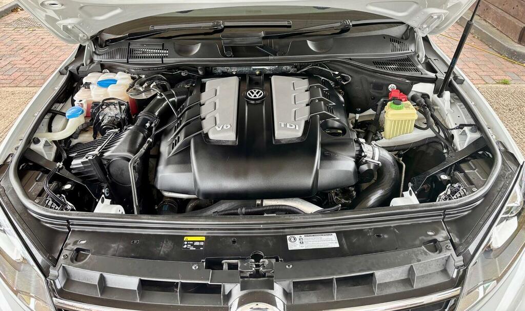Volkswagen Touareg 3.0 V6 Tdi 245 R-line  #32