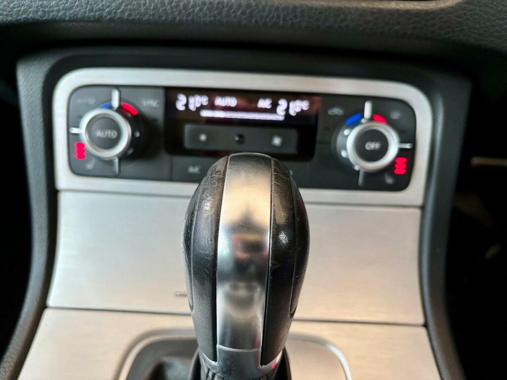 Volkswagen Touareg 3.0 V6 Tdi 245 R-line  #22