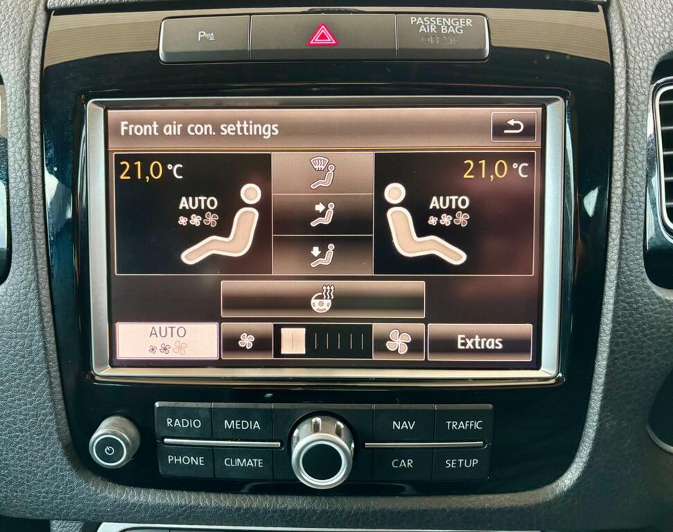 Volkswagen Touareg 3.0 V6 Tdi 245 R-line  #27