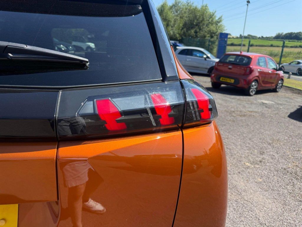 Peugeot 2008 Peugeot Estate 1.2 Puretech 130 Gt Line Eat8 Red #20