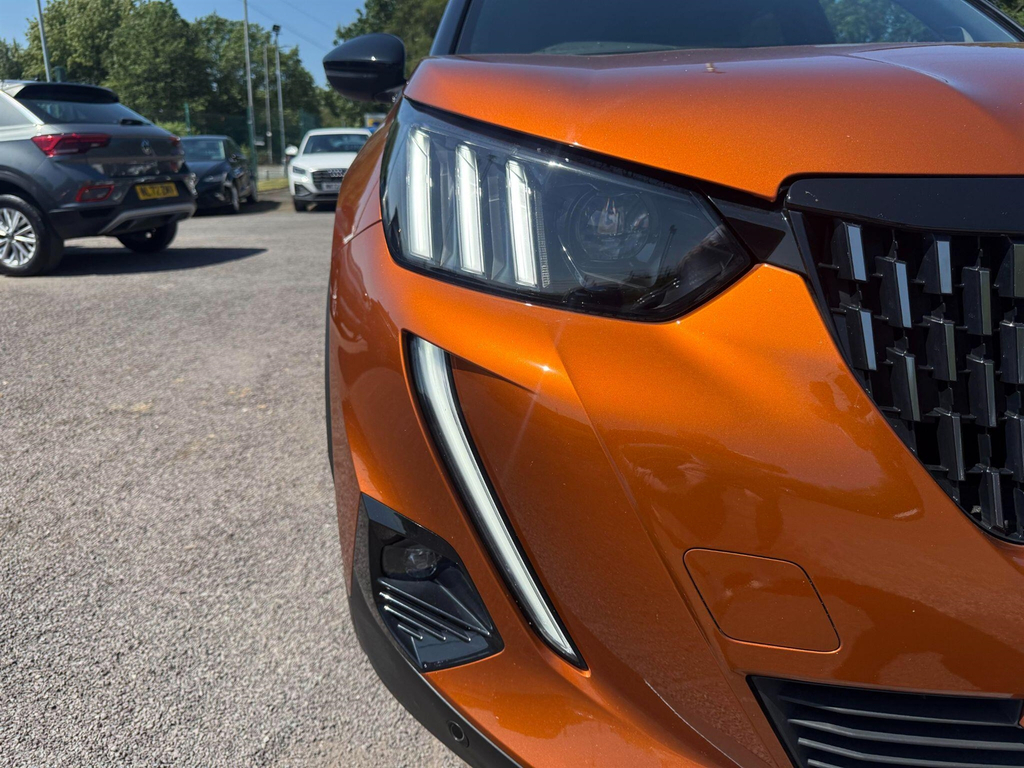 Peugeot 2008 Peugeot Estate 1.2 Puretech 130 Gt Line Eat8 Red #19
