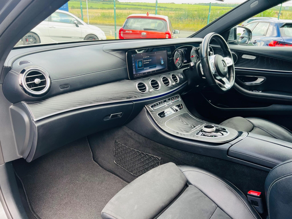 Mercedes-Benz E Class E220d Amg Line 9G-tronic White #38