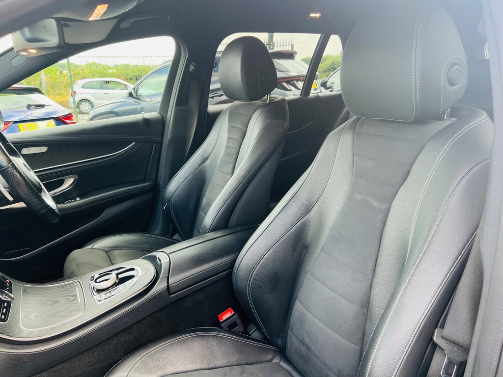 Mercedes-Benz E Class E220d Amg Line 9G-tronic White #37