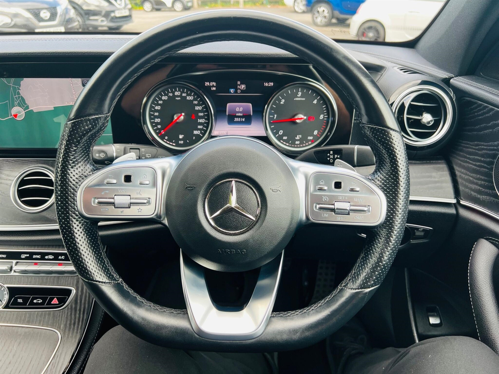 Mercedes-Benz E Class E220d Amg Line 9G-tronic White #25