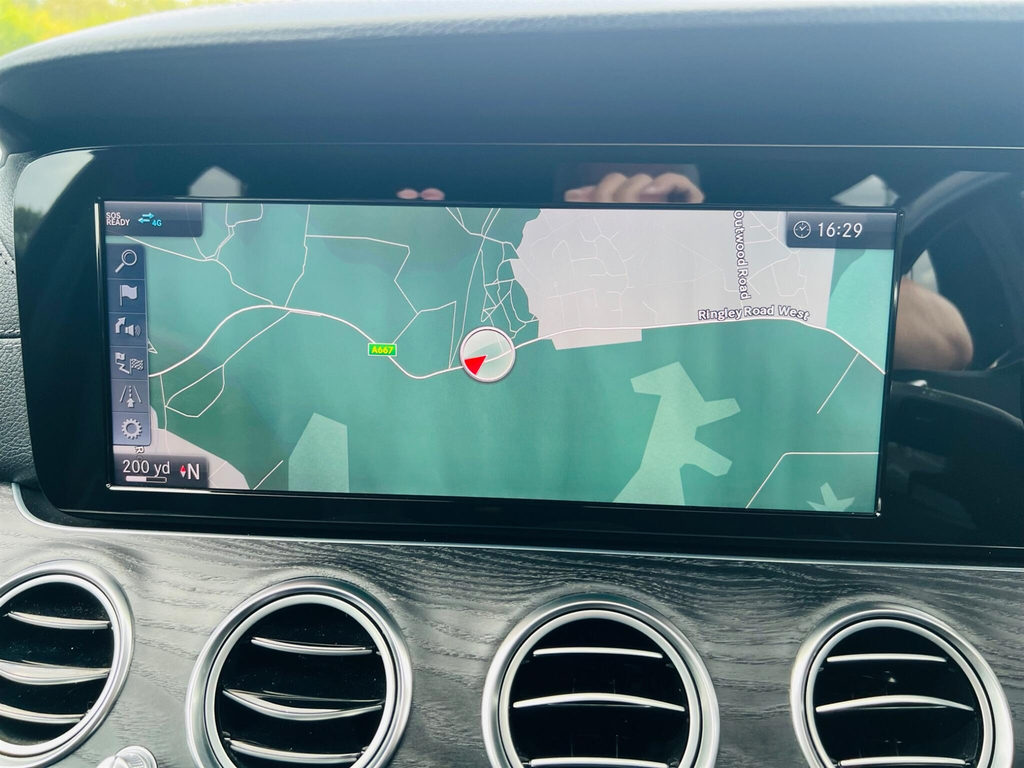 Mercedes-Benz E Class E220d Amg Line 9G-tronic White #30