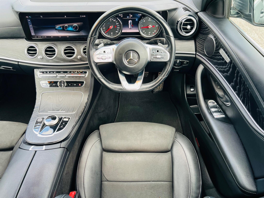 Mercedes-Benz E Class E220d Amg Line 9G-tronic White #22